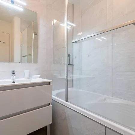 Apartament 6 Pers, Pieds Des Pistes Avec Navette, Parking Gratuit - Fr-1-695-35 *